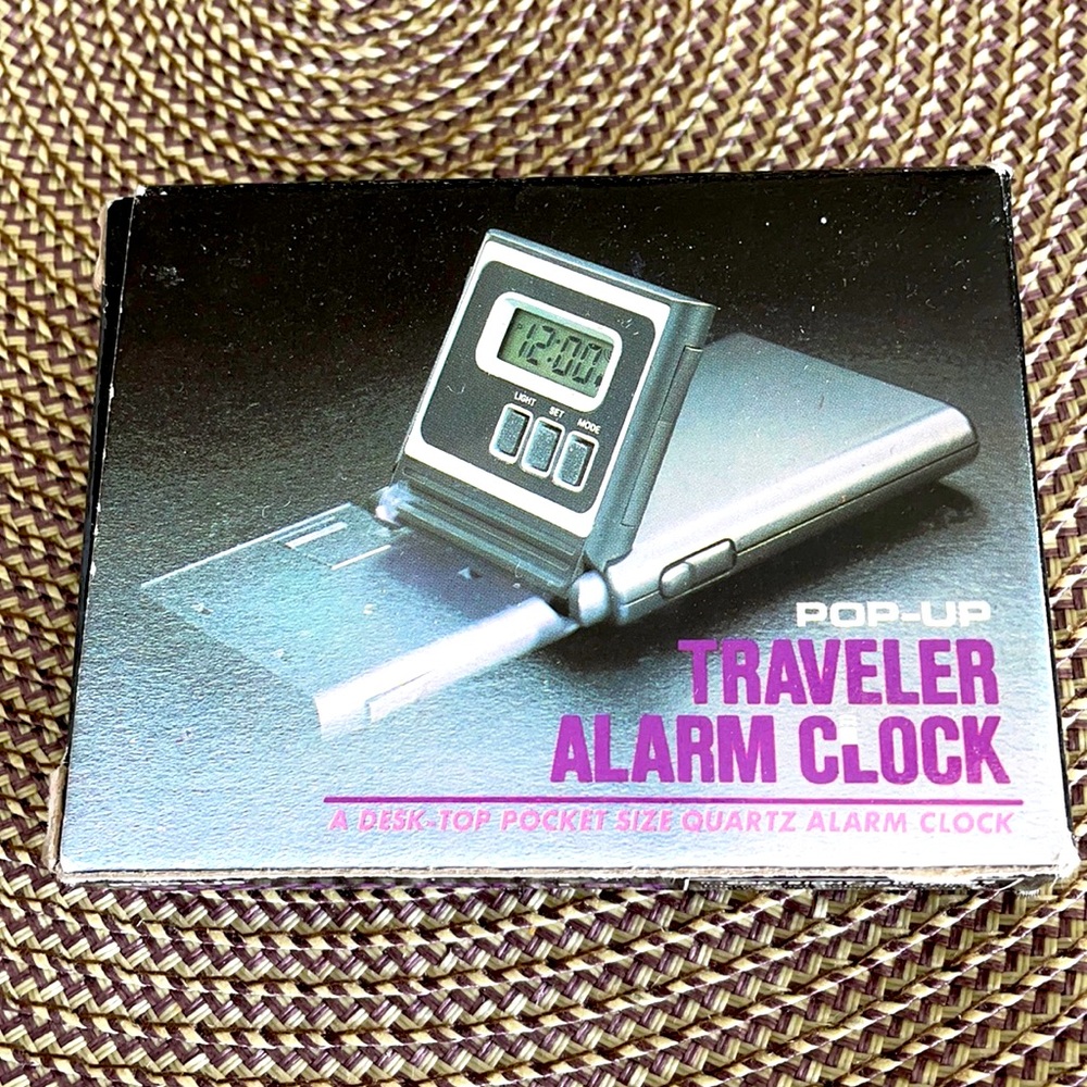 POP UP TRAVELER ALARM CLOCK